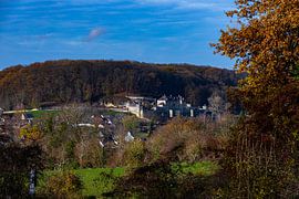 Vue d'automne du château Neercanne et de Cannerbos à Maastricht sur Kim Willems