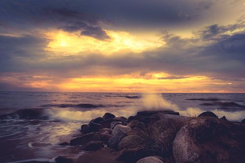 Rauhe See und dramatische Wolken 02