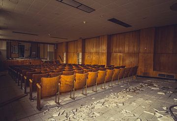 Oude theater zaal van On Your Wall
