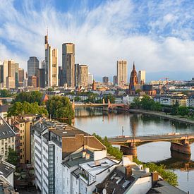Frankfurt in der Morgensonne von Michael Valjak