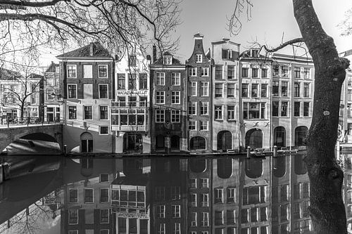 Oudegracht mit der Gaardbrug im Winter in Schwarz-Weiß von André Blom Fotografie Utrecht