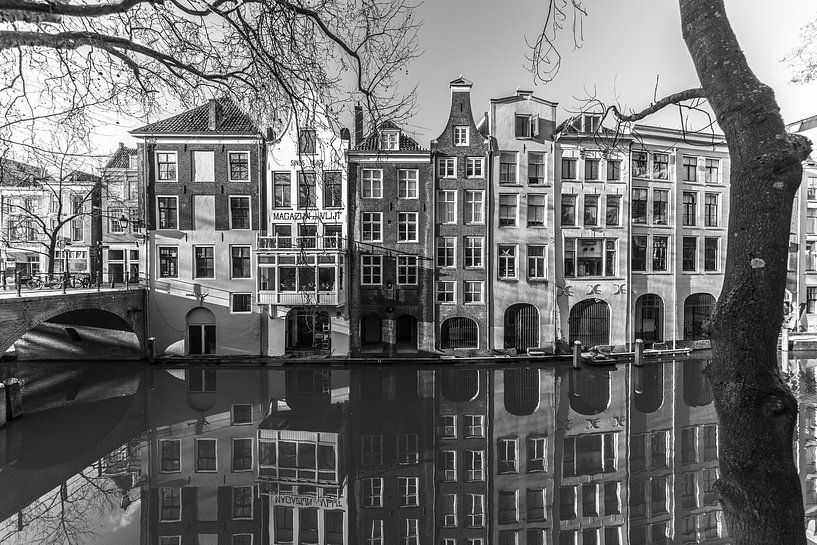 Oudegracht met de Gaardbrug in de winter in zwart-wit van André Blom Fotografie Utrecht