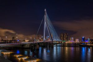 Erasmus brug @ night - Rotterdam van Mart Houtman