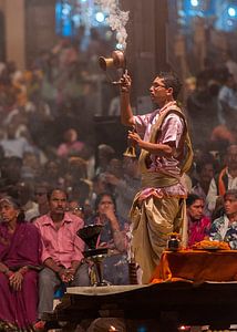 India: Aarti ceremonie (Varanasi)