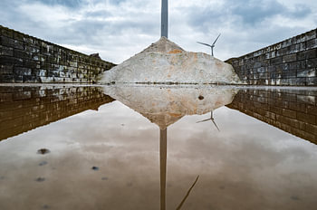 Der Sand und der Wind. Gespiegelt.
