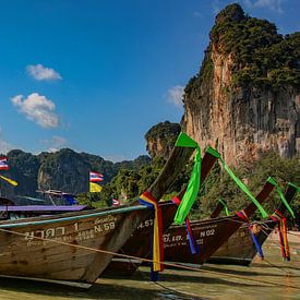 Longtail boten in Thailand van Jurjen Huisman