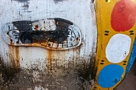 Rear panel of a Senegalese pirogue by Lois Diallo