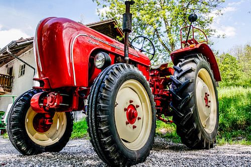 Porsche Tractor by Atelier Liesjes