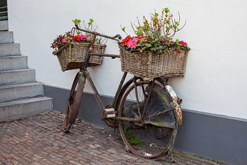 Oude fiest versiert met bloemen