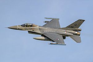 Décollage du F-16 Fighting Falcon Royal Air Force.