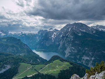 Blick auf den Königssee in den Berchtesgadener Alpen bei Sturm von Animaflora PicsStock