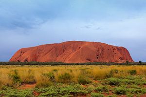 Uluru, oder Ayers Rock, Northern Territory, Australien von Henk van den Brink