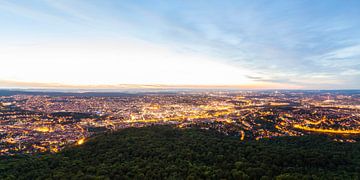 Gezicht op Stuttgart 's nachts