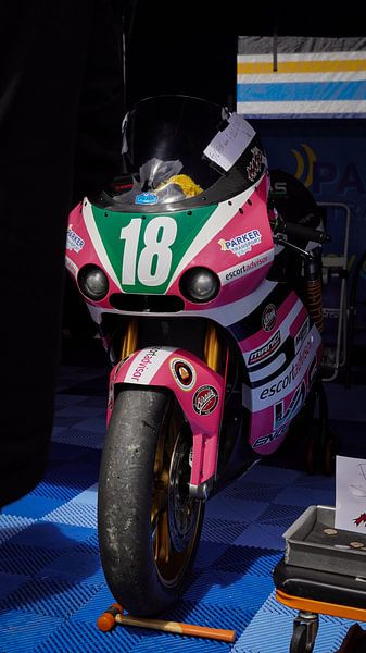 Moteur du TT de l'île de Man par Aron.jpg