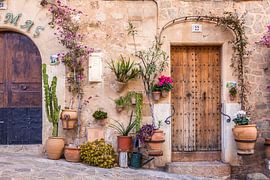 Dans la vieille ville de Valldemossa, Majorque sur Christian Müringer