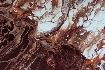 Bruintinten stromen langs elkaar door bruin en wit (vloeibare kleuren) van Marjolijn van den Berg