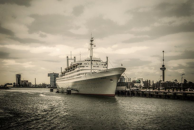 SS Rotterdam by Mario de Lijser