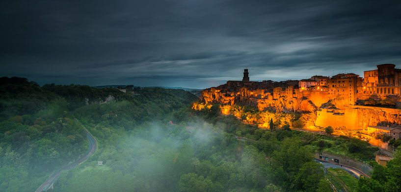 Abendlicht in Pitigliano - Toskana von Damien Franscoise