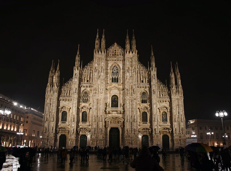 Milan by Hello Pompoyo