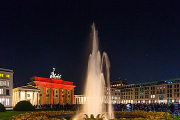 La Porte de Brandebourg de Berlin sous un éclairage particulier