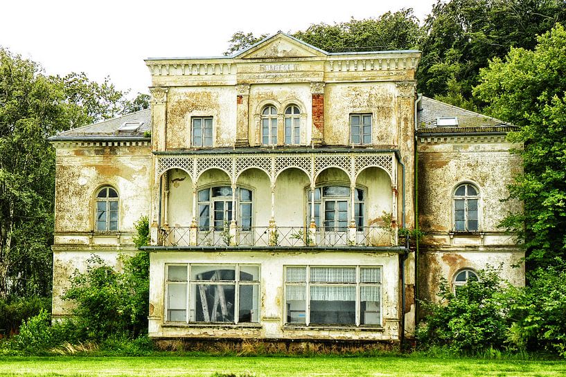 verfallene Villa in Heiligendamm an der Ostsee von Jessica Berendsen