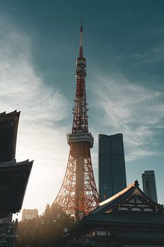 Tokyo Tower bei Sonnenuntergang III von Endre Lommatzsch