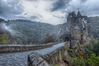 Château d'Eltz avec orage