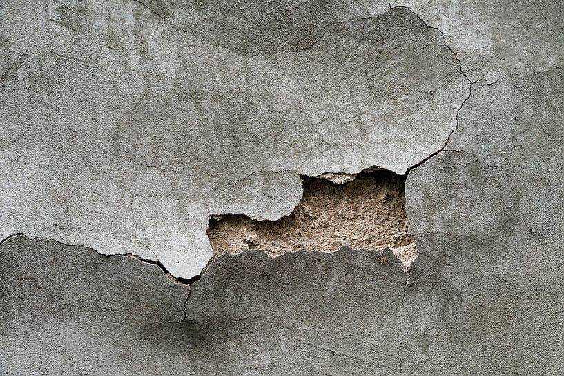 dilapidated peeling plaster by Heiko Kueverling