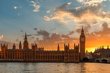 Houses of Parliament and Big Ben at sunset by Markus Lange