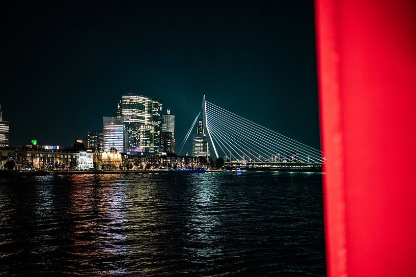 Erasmusbrücke bei Nacht von Mark de Groot