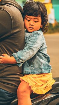 Achterop de scooter, in Java, Indonesië