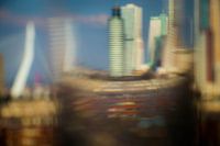 Rotterdam durch eine Glaskugel gesehen