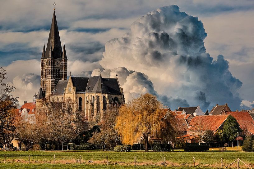Wolken, Kirche, Thorn, Limburg, Niederlande von Maarten Kost