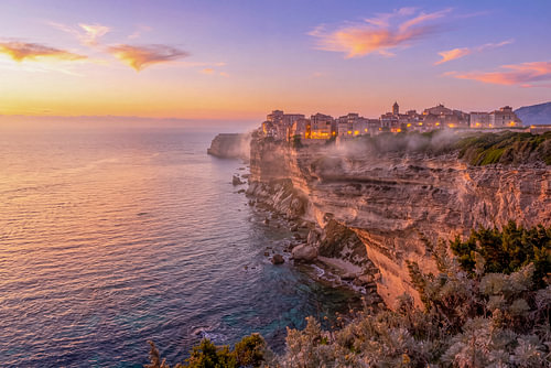 Bonifacio erwacht langsam…