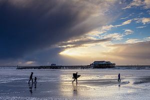 Stapel wonen op het strand van Tilo Grellmann