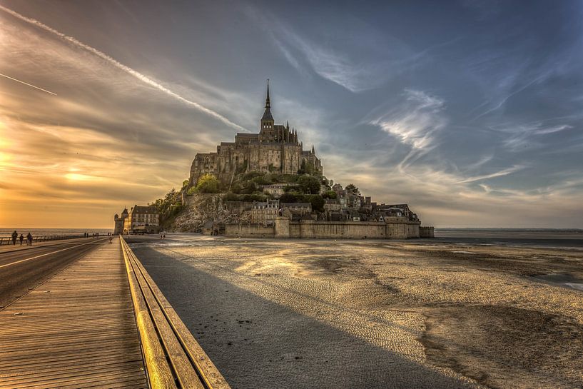 Le Mont Saint MichelLe Mont Saint Michel, Normandië par Rene Ladenius Digital Art