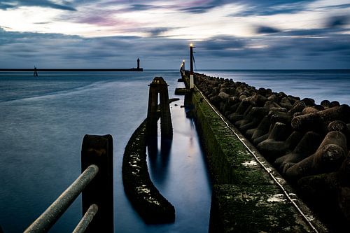 The mole of Dunkirk at night