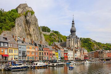 Dinant, de stad die charme en historie uitstraalt. van Patrick Fotografeert