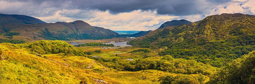 Photo panoramique du Ladies View dans le parc national de Killarney par Henk Meijer Photography