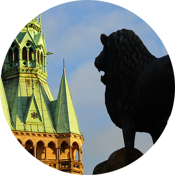 Braunschweig leeuw voor de toren van het stadhuis