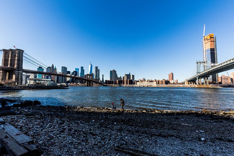brooklyn bridge and manhattan bridge in New York by Eric van Nieuwland