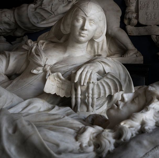 Detail marmeren graftombe kerk Midwolde van Bo Scheeringa Photography