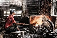 Balinese ambachtelijke metaalbewerker (Noord Bali, Lovina)