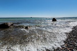Ausflugsschiff vor der Kreideküste, Stubbenkammer von GH Foto & Artdesign