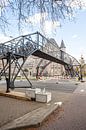 Notbrücke über die Straße von Marcel Derweduwen Miniaturansicht