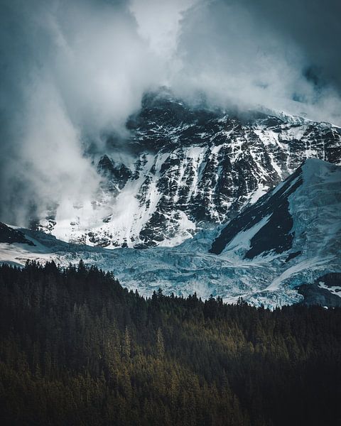 Snowy mountain by Glenn Slabbinck