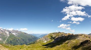 La splendeur de la route du Großglockner : une vue céleste des montagnes autrichiennes sur Jeroen de Weerd