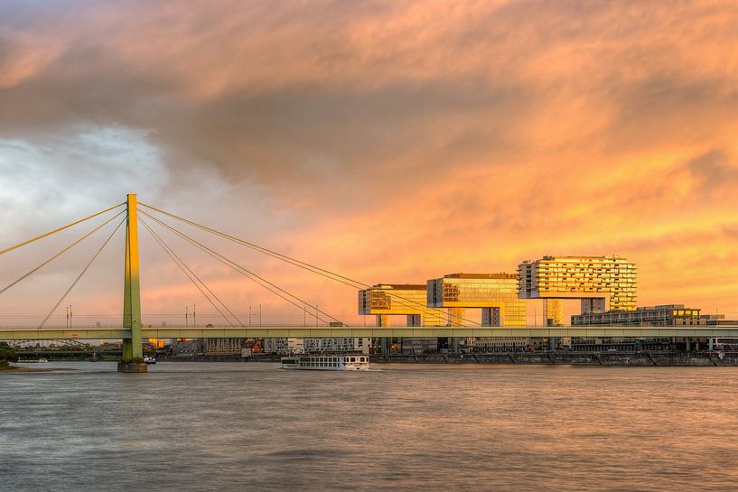 Kranhäuser Köln und Severinsbrücke von Michael Valjak