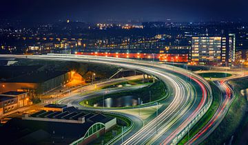 Nördliche Ringstraße von Groningen bei Nacht, Bedumerweg/Noordzeebrug von Martijn van Dellen