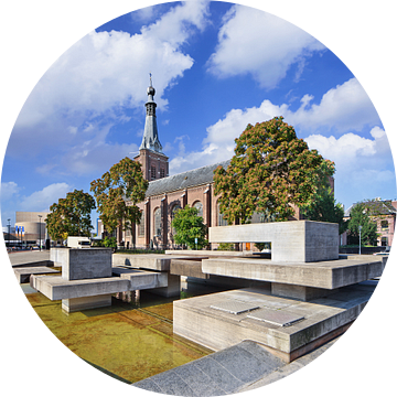 Concrete plateaus in de voorkant van Sint Dionysius Church van Tony Vingerhoets